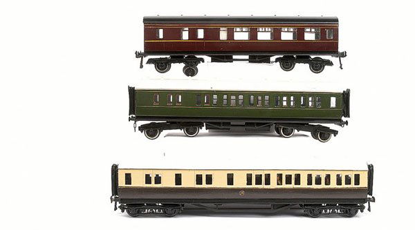 Bassett-Lowke Overpainted 1931 Series Coach: Bassett-Lowke O Gauge overpainted 1931 Series Coach finished in green with yellow lining and white roof together with a Post-war BR Coach finished in maroon with yellow lining and a Scratch/Kitbuilt G
