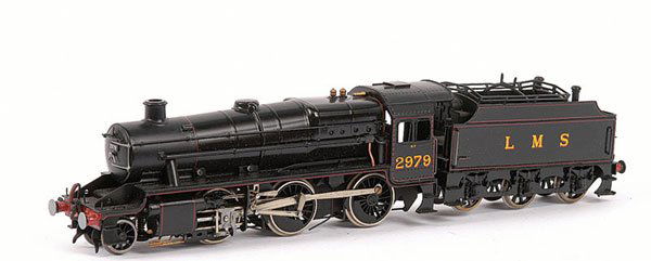 Nu-Cast Kitbuilt Mogul 2-6-0 Loco & Tender: OO Gauge Nu-Cast Kitbuilt Mogul 2-6-0 Loco and Tender LMS black No.2979. Professionally built and painted. Excellent.