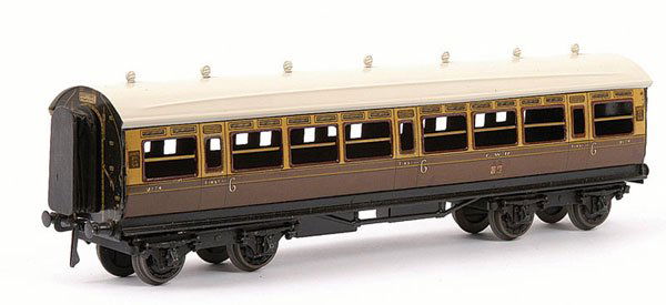 Bassett-Lowke 1931 All 1st Centre Corridor Coach: Bassett-Lowke O Gauge 1931 Series GWR all 1st Centre Corridor Coach. Sides are Excellent, roof is expertly repainted.