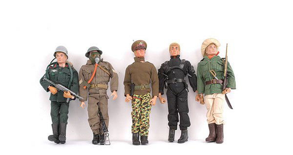 Palitoy Action Man - A Group of 5: Palitoy Action Man five figures: (1) Australian Jungle Fighter, blond flock hair, blue eyes, gripping hands (brittle), wearing boots, trousers, jacket, belt, machete, scabbard, ammunition belt, bush h