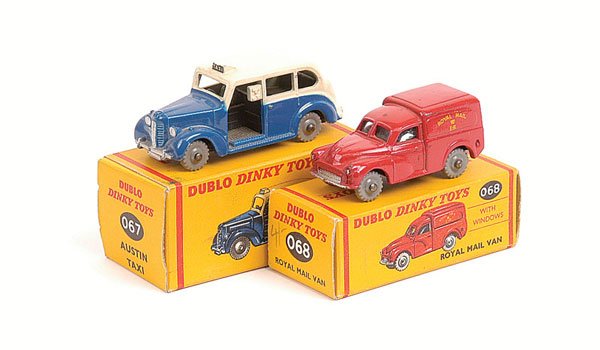 Dinky Dublo - Taxi & Royal Mail Van: Dinky Dublo Taxi & Royal Mail Van. (1) No.067 Austin Taxi - two tone off white upper, blue lower, black interior, (2) No.068 Royal Mail Van - red, small mark to roof - both models have grey knobbly wh