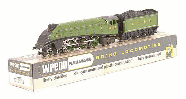 Wrenn W2209 (ins) 4-6-0 No.4482 "Golden Eagle": Wrenn W2209 (ins) 4-6-0 LNER green A4 Class Loco No.4482 "Golden Eagle", condition Excellent to Near Mint in Good Plus to Excellent box.
