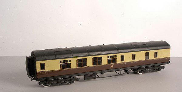 Bassett-Lowke K6 GW All 3rd Side Corridor Coach: Bassett-Lowke K6 Great Western all 3rd Side Corridor Coach, running number 9999. Sides have been repainted, transferred and lined.