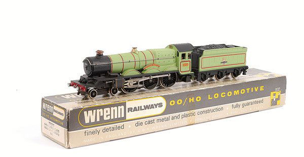 Wrenn W2221 (ins) 4-6-0 "Brecon Castle" No.5023: Wrenn W2221 (ins) 4-6-0 BR light green Castle Class Loco No.5023 "Brecon Castle", condition Excellent Plus to Near Mint in Good to Good Plus box.