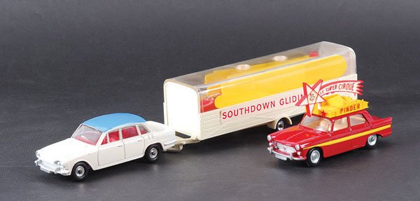 Peugeot 404 et Caravane Pinder - Dinky Toys 882 France - Modelauto's | 1:43