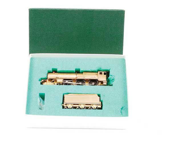 Fulgurex 4-6-0 GWR King Class Loco & Tender: Fulgurex (Japanese) brass OO Gauge 4-6-0 GWR King Class Loco and Tender, unpainted. Finally constructed and detailed brass model with sprung driving wheels, buffers, cab detail, etc. Still wrapped in