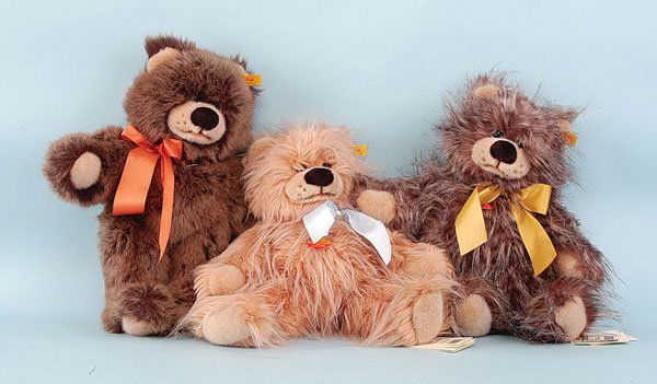 3 teddy bears