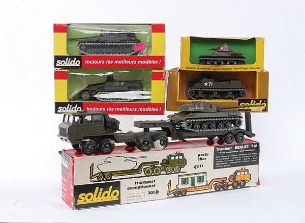 Solido - A Group of Boxed Military Vehicles: Solido a group of boxed Military Vehicles - the tanks comprise (1) No.237 Char PZIV, (2) No.233 Renault R35, (3) No.252 Char M7US, (4) No.241 Hanomag Half Track - Near Mint to Mint in Fair to Good win