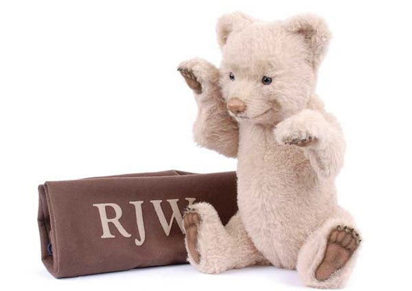 R. John Wright - Fiona Realistic Bear: R. John Wright - Fiona Realistic Bear, 2005, LE 188/300, beige alpaca Cub with airbrushed features, fully jointed, tag to bottom, certificate and registration card, brown felt "RJW" drawstring bag, Mi
