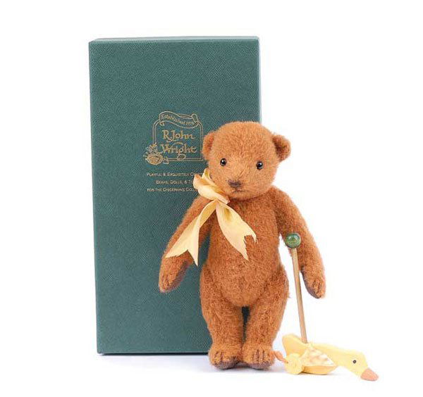 R. John Wright - Sunny Bear Club Gift: R. John Wright - Sunny Bear Club Gift 2004-2005, LE No.200, tan alpaca teddy with duck, certificate, presentation box, Mint in outer sleeve, 6"/15cm.