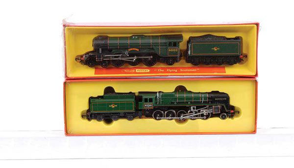 Triang Hornby 4-6-2 BR Green Steam Locos: Triang Hornby a pair of 4-6-2 BR green Steam Locos comprising R850 A3 Class No.60103 "Flying Scotsman", model is still manufacturer shrink-wrapped and in Mint condition and complete with printed cardb