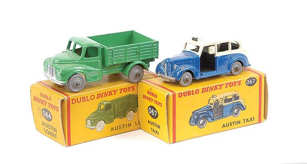 Dinky Dublo Austin Lorry and Taxi: Dinky Dublo Austin Lorry and Taxi. (1) No.064 Austin Lorry - green, grey smooth wheels, (2) No.067 Austin Taxi - Good Plus to Excellent in Good Plus card boxes. (2)