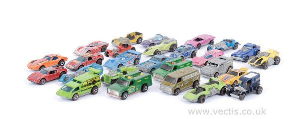 Hot Wheels Redliners - Harder to Find Issues: Hot Wheels Redline a group of harder to find issues. To include Bugeye - metallic pink, Ferrari 512S - metallic pink (windscreen missing), Short Order - dark blue, Grasshopper - light green, Sweet 16