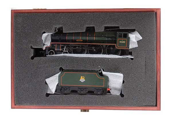 Bachmann 31-150X 4-6-0 No.45682 "Trafalgar": OO Gauge Bachmann 31-150X (Limited Edition) 4-6-0 BR green Jubilee Class Loco No.45682 "Trafalgar" complete with certificate No.860 of 1000 produced along with first day cover of Commemorative Trafalg