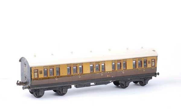 Bassett-Lowke 1931 Series All 1st Corridor Coach: Bassett-Lowke O Gauge 1931 Series all 1st Corridor Coach running number 9174. Sides are generally Good Plus, roof is Excellent.
