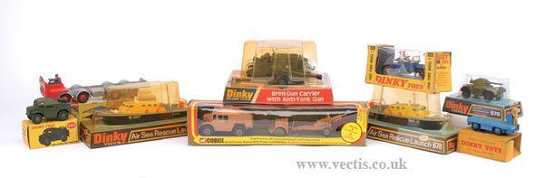 Dinky - A Group of Vehicles: Dinky group of Vehicles - to include No.400 BEV Electric Truck - blue, No.936 Leyland 8 wheel chassis - red, silver, red plastic hubs, no ballast weights (Good), No.475 Ford Model T Field Artillery Tr
