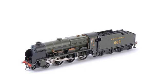 Craftsman 4-6-0 "LORD RODNEY" No.863: OO Gauge Kitbuilt Craftsman Models 4-6-0 Lord Nelson Class Southern green "LORD RODNEY" No.863. Nicely built and painted, 2 front steps are detached but included with the lot otherwise Excellent.
