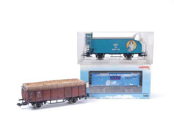 Marklin Gauge 1 4-wheeled Goods Wagons: Marklin Gauge 1 4-wheeled Goods Wagons consisting of catalogue No.5430 consisting of Private Owner Van 4711, 58203 Open Wagon with load, Marklin Maxi 5484 Maxi Closed Van. Contents are generally Excel