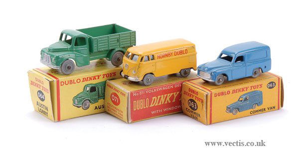 Dublo Dinky - A Pair of Vans: Dublo Dinky a pair of Vans. (1) No.071 Hornby Dublo VW Van - Near Mint in a Poor box, (2) No.063 Commer Van - mid blue, (3) No.064 Austin Lorry - green, with grey smooth wheels, some marks inside body