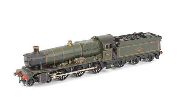 Kitbuilt 4-6-0 No.4909 "Blakesley Hall": OO Gauge Kitbuilt 4-6-0 BR green Hall Class Loco No.4909 "Blakesley Hall", Loco/Tender drawbar requires attention, conditions Good to Good Plus.