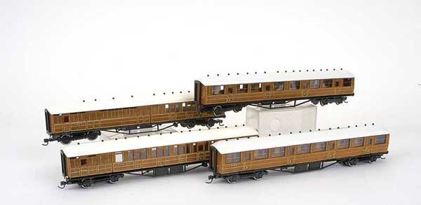 Ian Kirk LNER Teak Gresley Style Coaches
