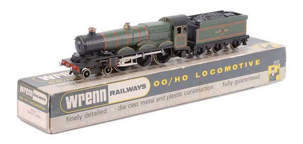 Wrenn 4-6-0 No.7002 "Devizes Castle": Wrenn 4-6-0 BR green Castle Class Loco No.7002 "Devizes Castle", this is a BR version with late totem to tender sides and number to smokebox door, condition Excellent in W2221 Cardiff Castle box with