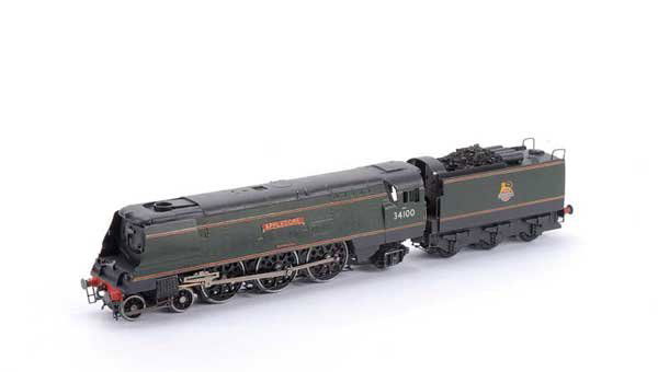 OO Brass Kitbuilt 4-6-2 "Appledore" No.34100: OO Gauge brass Kitbuilt West Country Class 4-6-2 Loco and Tender BR green "Appledore" No.34100. Overall condition is generally Good Plus.