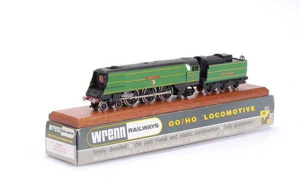 Wrenn W2407 (ins) 4-6-2 No.21C111 "Tavistock": Wrenn W2407 Limited Edition (ins) 4-6-2 Southern malachite green Streamlined West Country Class Loco No.21C111 "Tavistock" complete with certificate No.3 of 250 produced along with plinth, plaque and