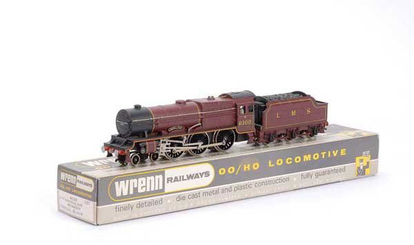 Wrenn W2260 4-6-0 No.6100 "Royal Scot": Wrenn W2260 4-6-0 LMS maroon Royal Scot Class Loco No.6100 "Royal Scot" complete with pack containing smoke deflectors for optional fitment, two minor paint chips to tender front, condition Excellent