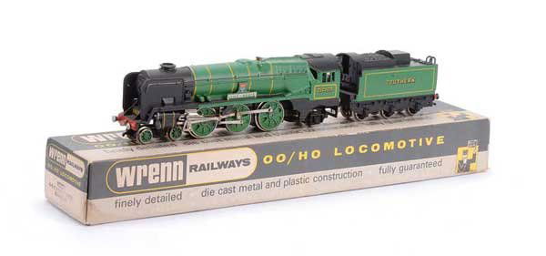 Wrenn W2237 4-6-2 No.21C109 "Lyme-Regis": Wrenn W2237 4-6-2 Southern Malachite green West Country Class Loco No.21C109 "Lyme-Regis", condition Good Plus to Excellent in generally Good Plus box.