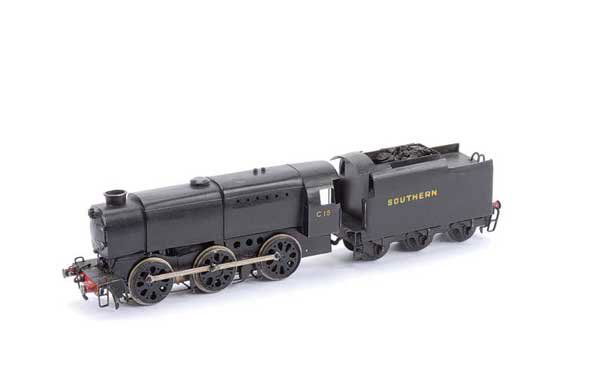 Kitbuilt 0-6-0 SR Black Q1 Class No.C15: OO Gauge Kitbuilt 0-6-0 SR black Q1 Class No.C15, nicely built and painted.