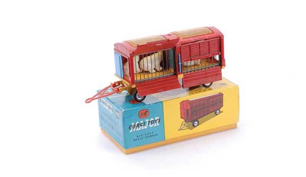 Corgi No.1123 Chipperfields Animal Cage: Corgi No.1123 Chipperfields Animal Cage - red body, yellow chassis, spun hubs, 2 standing, 2 seated polar bear figures - overall Excellent Plus in Excellent lift off lid card box with packing piece an