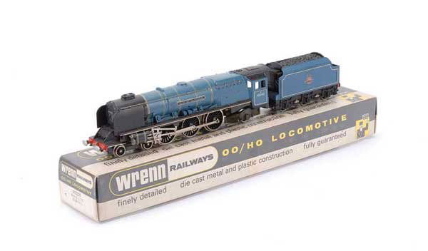 Wrenn W2229 4-6-2 No.46242 "City of Glasgow": Wrenn W2229 4-6-2 BR blue Princess Coronation Class Loco No.46242 "City of Glasgow", condition Excellent in generally Good Plus to Excellent box but lid has one split corner.