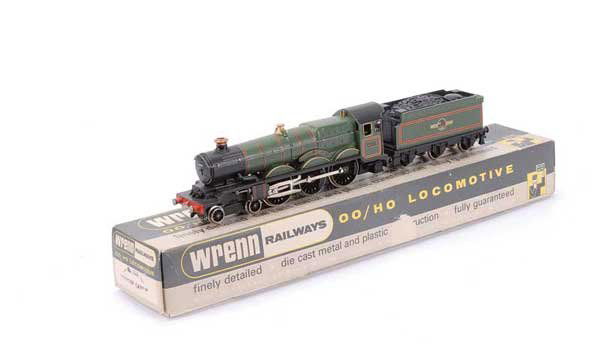Wrenn 2221 (ins) 4-6-0 No.4075 "Cardiff Castle": Wrenn 2221 (ins) 4-6-0 BR lined green Castle Class Loco No.4075 "Cardiff Castle", condition Excellent in generally Good box but without W prefix to end reference numbers.