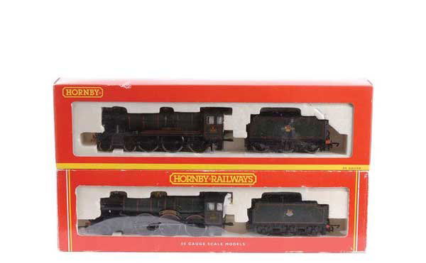 Hornby 4-6-0 BR (WR) Green Steam Locos: Hornby (China) a pair of 4-6-0 BR (WR) green Steam Locos (1) R2392 County Class No.1026 "County of Salop", (2) R2086 Castle Class No.5053 "Earl Cairns", conditions Excellent Plus to Mint in Excellent