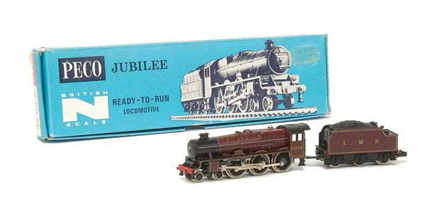 Peco NL22 4-6-0 No.5596 "Bahamas": N Gauge Peco NL22 4-6-0 LMS crimson Jubilee Class Loco No.5596 "Bahamas" complete with alternative single chimney for optional fitment, condition Excellent in generally Good Plus to Excellent box but