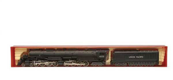 Rivarossi 1254 4-8-8-4 Big-Boy Steam Loco: HO Rivarossi 1254 4-8-8-4 Union Pacific Big-Boy Steam Loco No.4005, tender coupling removed but is in box, conditions Good Plus to Excellent in Good Plus to Excellent 1st Series rigid perspex box but
