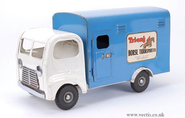 Triang 300 Series Pressed Steel Horse Box