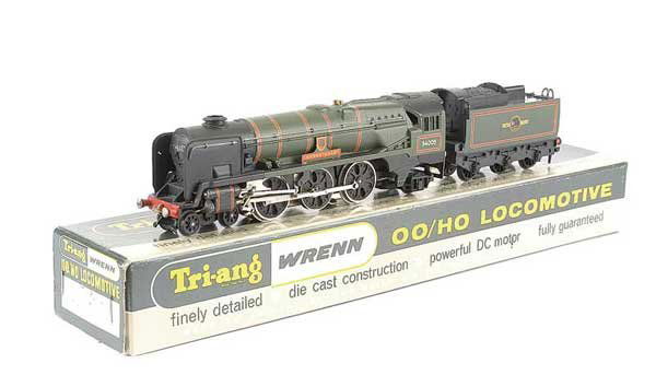 Wrenn (3-rail) 2235 4-6-2 No.34005 "Barnstaple": Wrenn (3-rail) 2235 4-6-2 BR green West Country Class Loco No.34005 "Barnstaple", loco has been professionally 3-railed using shoes as to be found on Hornby Dublo West Country Class Dorchester, tender