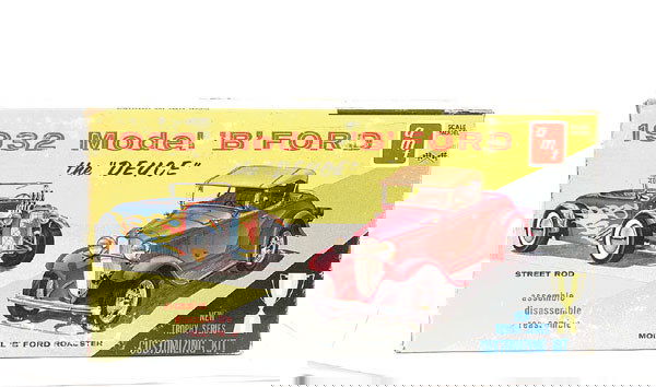 AMT No.132 1932 Ford Model B Roadster: AMT No.132 1932 Ford Model B Roadster 3 in 1 plastic kit complete with instructions (unchecked for completeness) in Good box.