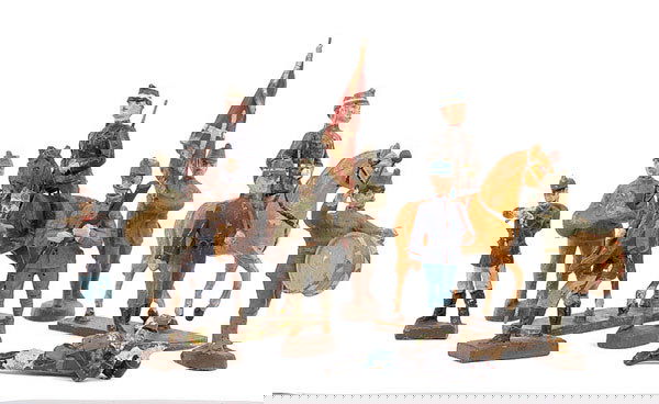 Elastolin, Lineol & similar-Post WWI Infantrymen: Elastolin, Lineol & similar- Post WWI Infantrymen - 8-10cm Danish Infantry, comprising: 1 x Colour Bearer & 3 x Musicians marching. All wear field grey uniforms, brown gaiters & jager type shako's. Al