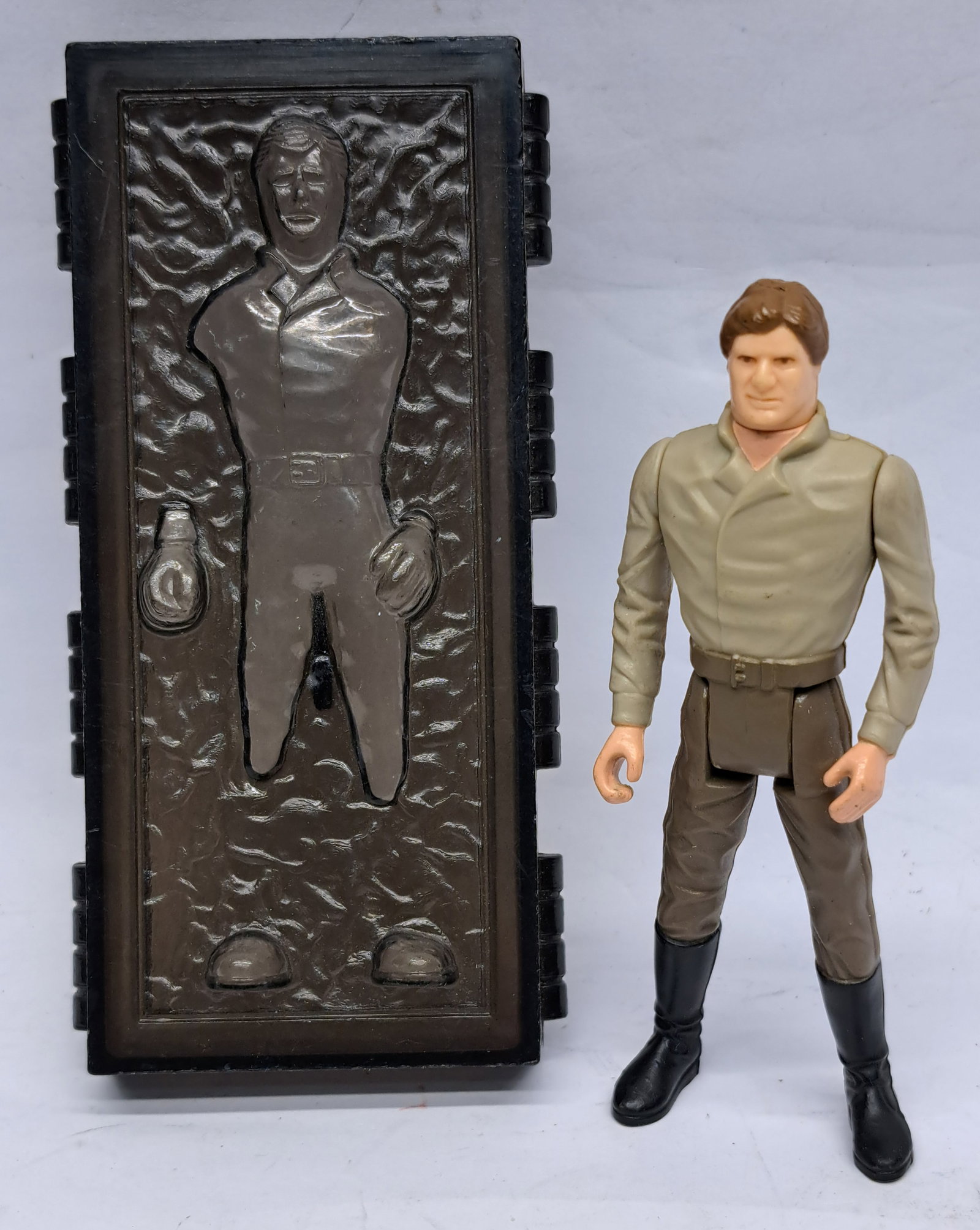 Kenner Star Wars vintage Han Solo (in Carbonite Chamber) condition good plus to excellent: Kenner Star Wars vintage Han Solo (in Carbonite Chamber) Last 17 Power of the Force condition good plus to excellent