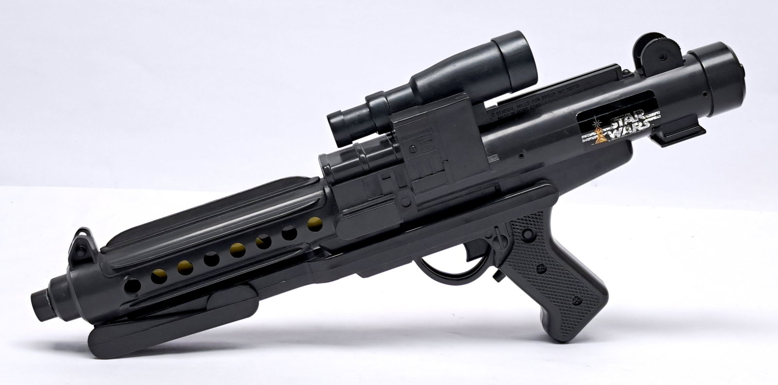 Kenner Star Wars Vintage Laser Rifle: Kenner Star Wars Vintage Laser Rifle, Good to Good Plus, untested. See photo.