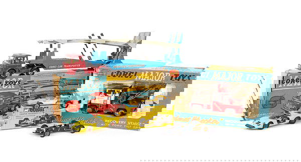 Corgi - a group of 5: Corgi - a group of 5 to include (1) No.1142 Ford Holmes Wreck Truck - white, red, black, cast hubs - although condition is Good Plus one air horn is partially broken in Poor blue and yellow window box