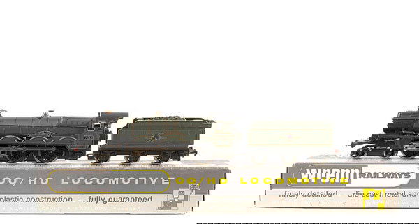 Wrenn W2221/A 4-6-0 No.7013 "Bristol Castle": Wrenn W2221/A (ins) 4-6-0 BR green Castle Class Locomotive and Tender No.7013 "Bristol Castle", condition Near Mint to Mint in Near Mint box.