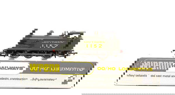 Wrenn W2207A 0-6-0 Tank Locomotive No.1152: Wrenn W2207A (ins) 0-6-0 SR olive green R1 Class Tank Locomotive Nol.1152, condition Near Mint to Mint in Excellent Plus to Near Mint box with slight scuffing to one corner, box base stamped 06623.