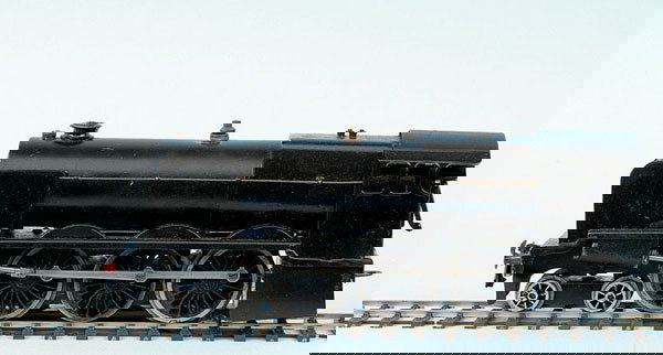 Bassett-Lowke 4-6-0 Loco: Bassett-Lowke 4-6-0 Loco (loco only) in black, Live Steam. Loco has been overpainted in black, condition is Fair to Good.