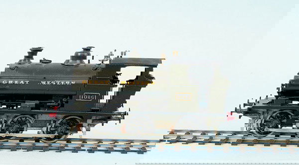 Finescale 0-6-0 Saddle Tank No.1086: Finescale 0-6-0 Saddle Tank Great Western green No.1086, 2-rail Electric. Finished in green overall with Great Western to tank sides and running number 1086 to cab sides. Marked underneath repainted b