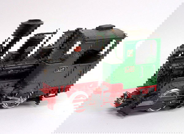 LGB 0-4-0T G Scale Electric Locomotive: LGB 0-4-0T G scale electric Locomotive - narrow gauge Loco is black, green, red, 23cm - Good.