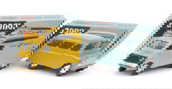 Corgi - pair of Bedford CA split screen Vans: Corgi - pair of Bedford CA split screen Vans (1) No.404 Dormobile - turquoise blue, flat spun hubs - Excellent (baseplate tarnished) in Good Plus blue box, (2) No.408 AA Van - yellow, black nose and r